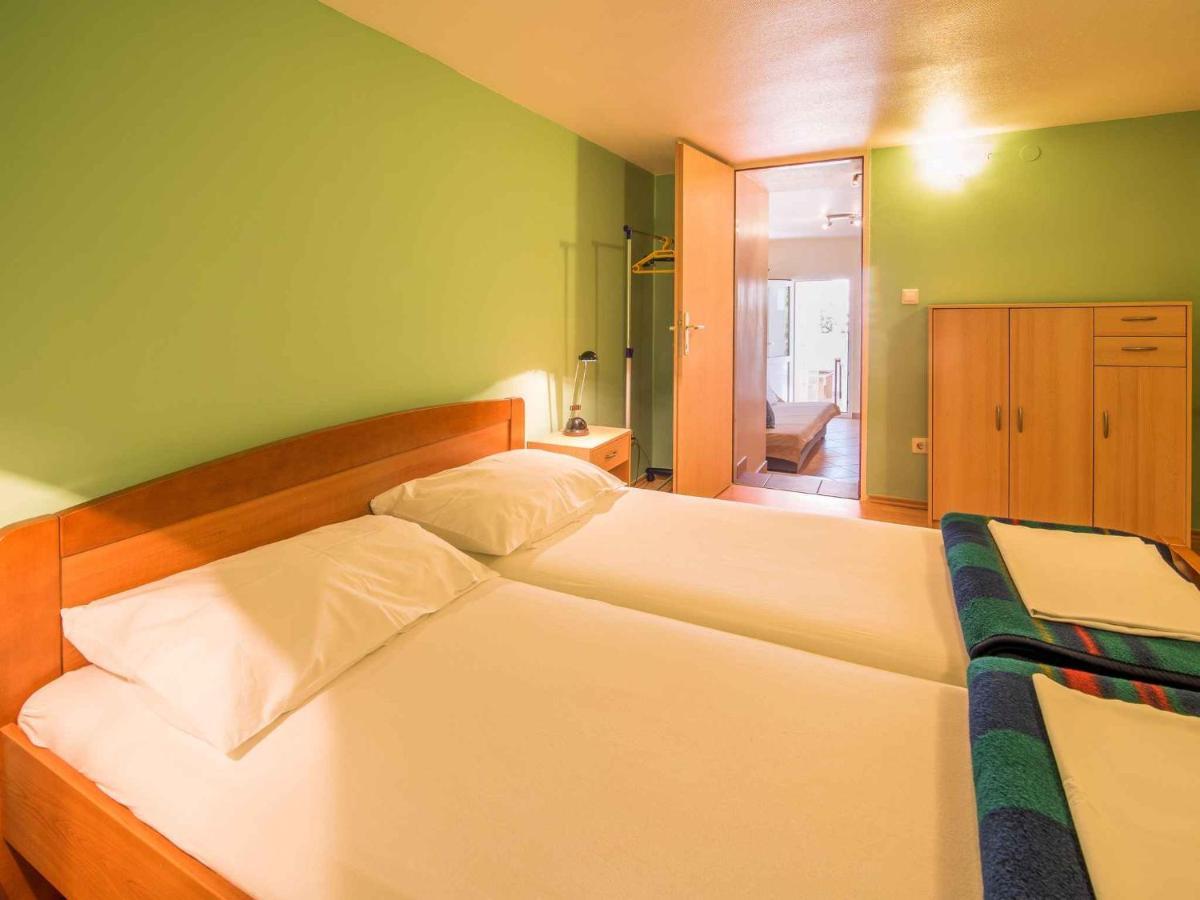 Apartment In Vrbnik/Insel Krk 13614 Eksteriør bilde