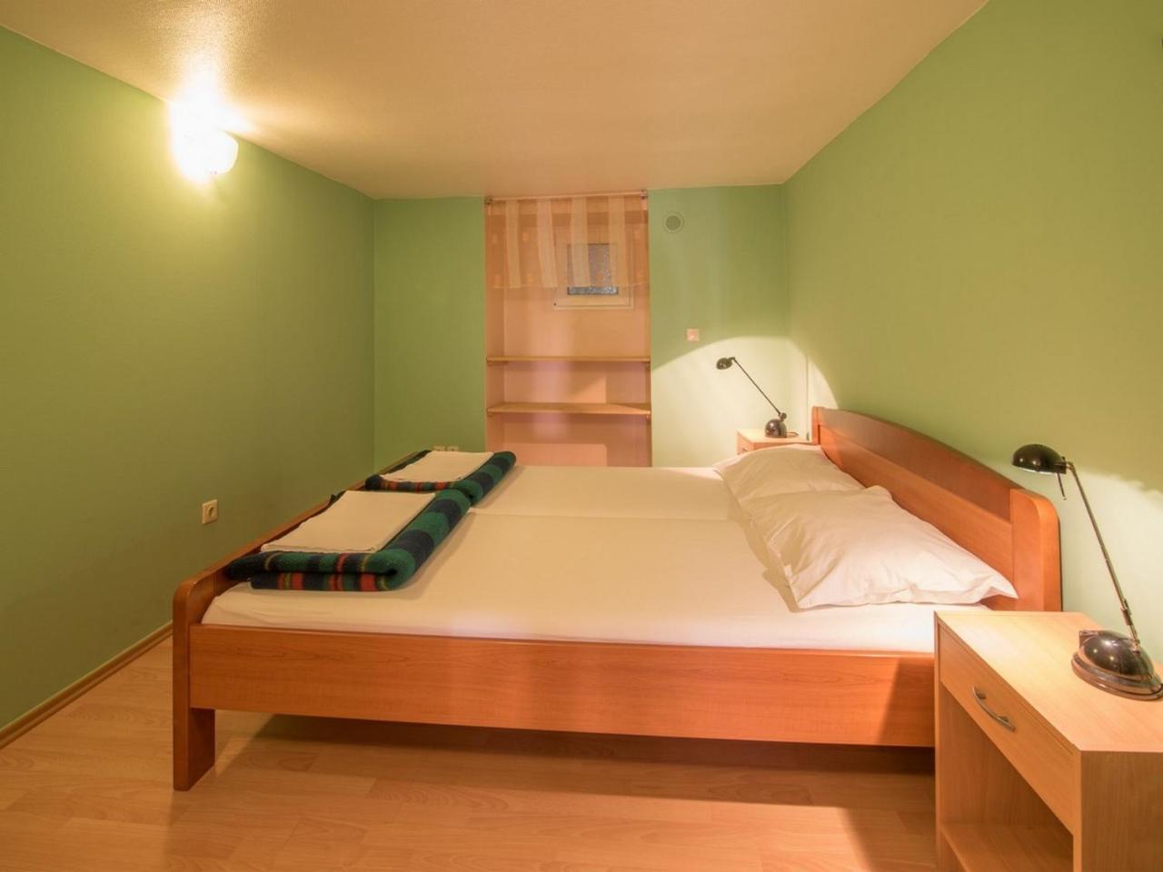 Apartment In Vrbnik/Insel Krk 13614 Eksteriør bilde