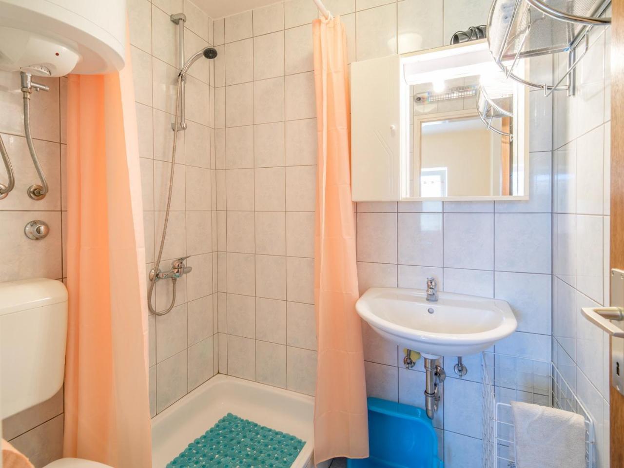 Apartment In Vrbnik/Insel Krk 13614 Eksteriør bilde